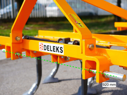 cultivator for tractor width 140cm 7 tynes for soil preparation and weeds disrupting mod de 140 7