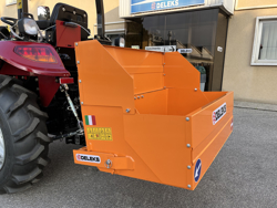 rear panel bucket 140