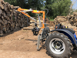 grue forestière hydraulique pour chargement du bois pour attelage tracteur mod crab 3000