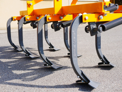 cultivateur déchaumeur à 7 dents largeur de travail 140cm equipé de dents d oie mod de 140 7 v