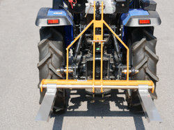 lève palettes 300kg pour attelage 3 points tracteur mod d 300