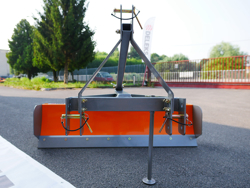 lame niveleuse 110cm pour tracteur kubota iseki mod dl 110