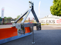 lame niveleuse 130cm portée pour tracteur modèle dl 130