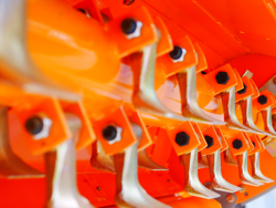 broyeur d accotement avec boitier intérieur pour tracteur fruitier deleks