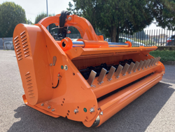 broyeur à marteaux déportable lourd pour tracteur mod toro 200