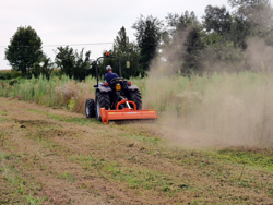 broyeur à marteaux déportable tigre 200 pour herbe et sarments