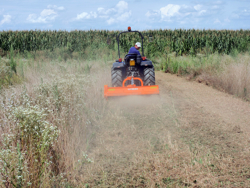 broyeur à marteaux déportable tigre 200 pour herbe et sarments