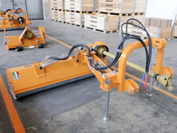 broyeur d accotement série légère à marteaux pour tracteur mod volpe 165