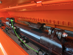 broyeur d accotement latéral dragon 220 à marteaux pour tracteur