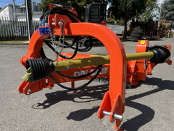 broyeur d accotement giraffa130 pour tracteur fruitier deleks