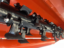 broyeur d accotement giraffa170 pour tracteur fruitier deleks