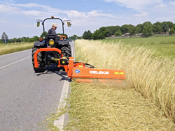 broyeur d accotement giraffa170 pour tracteur fruitier deleks