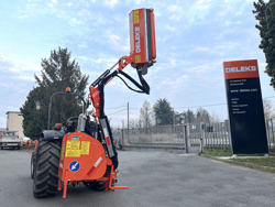 epareuse hydraulique pour tracteur avec broyeur ou taille haie mod merlo