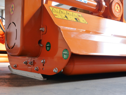 broyeur à marteaux fléaux lynx sp140 déportable pour verger et sarmentsh