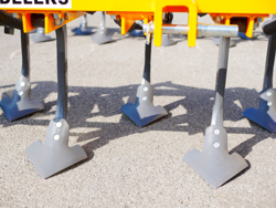 cultivator met 7 vleugelscharen ganzenvoeten mod. de 140 7 v