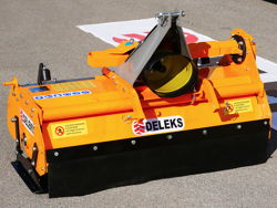 grondfrees voor het hakken en mengen van het strooisel van pluimveebedrijven en koeienstallen pavo 160