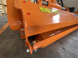 klepelmaaier met hydraulische zijdelingse verschuiving voor middelgrote tractoren