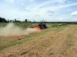 middelzware klepelmaaier met zijdelingse verschuiving voor alle middelzware tractoren met banden of rupsbanden mod tigre 160