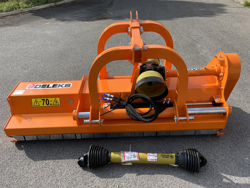 middelzware klepelmaaier met front en achteraanbouw en hydraulische zijdelingse verschuiving voor alle middelzware tractoren met banden of rupskettingen