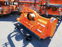 klepelmaaier met zijwaartse verschuiving middelzware uitvoering 140 cm mod. leopard 140 sp