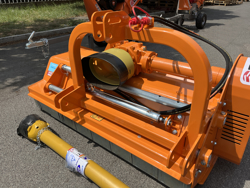 klepelmaaier hydraulisch zijdelings verschuifbaar middelzware uitvoering 140 cm mod. leopard 140 sph