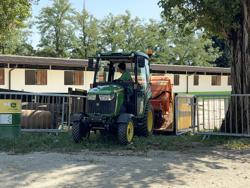 klepelmaaier met opvangbak voor sportvelden of wijngaarden