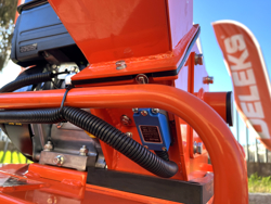 benzine hakselaar met b&s motor mod. dk 300 bs