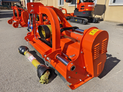 hydraulisch verschuifbare klepelmaaier met hamerklepels zware uitvoering model cervo 160