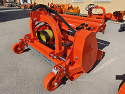 hydraulisch verschuifbare klepelmaaier met hamerklepels zware uitvoering model gorilla 150