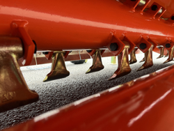 middelzware klepelmaaier zijdelings verschuifbaar voor alle middelzware tractoren met banden of rupsbanden mod. tigre 200