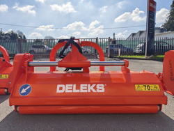 middelzware klepelmaaier met front en achteraanbouw en hydraulische zijdelingse verschuiving voor middelzware tractoren mod cervo 200