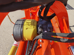 middelzware klepelmaaier met front en achteraanbouw en hydraulische zijdelingse verschuiving voor alle middelzware tractoren met banden of rupskettingen