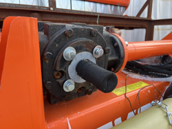 middelzware klepelmaaier met front en achteraanbouw en hydraulische zijdelingse verschuiving voor middelzware tractoren mod grizzly 200 gereviseerd 88